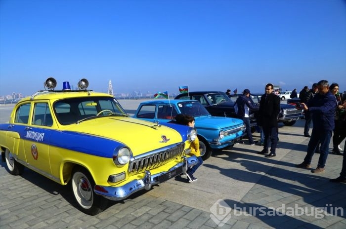 Azerbaycan'da Bayrak Günü kutlamalar