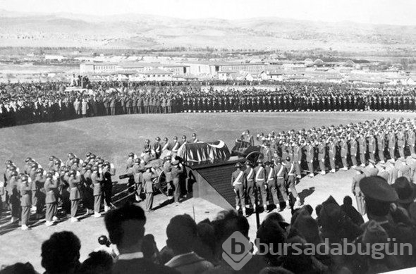 Atatürk'ün cenazesinden hiç görülmeyen fotoğraflar
