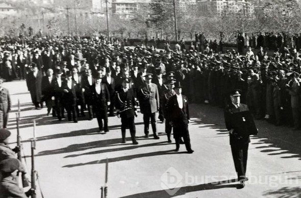 Atatürk'ün cenazesinden hiç görülmeyen fotoğraflar
