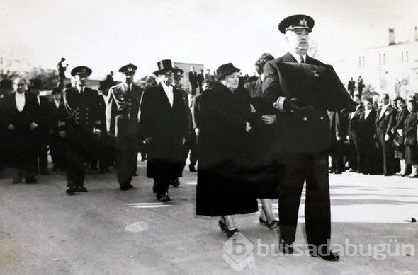 Atatürk'ün cenazesinden hiç görülmeyen fotoğraflar
