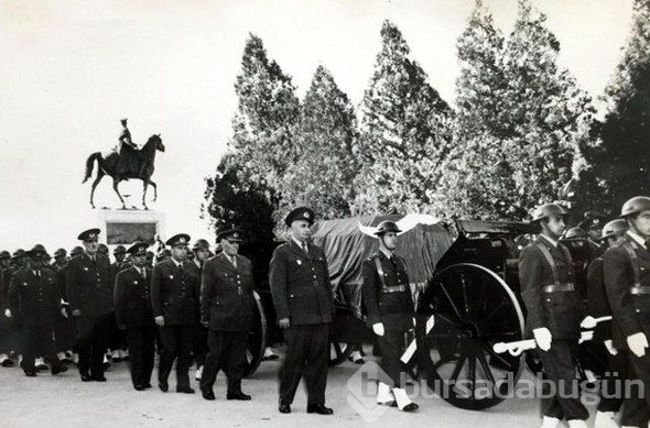 Atatürk'ün cenazesinden hiç görülmeyen fotoğraflar
