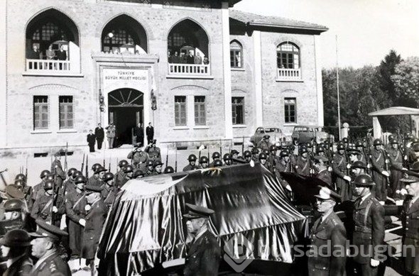 Atatürk'ün cenazesinden hiç görülmeyen fotoğraflar
