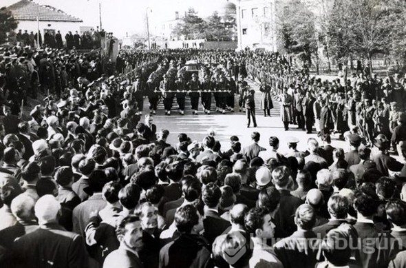 Atatürk'ün cenazesinden hiç görülmeyen fotoğraflar
