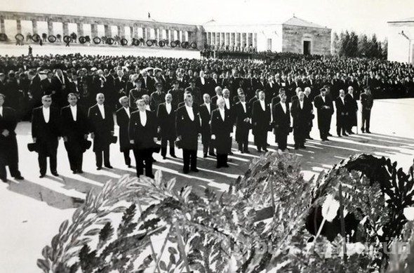 Atatürk'ün cenazesinden hiç görülmeyen fotoğraflar
