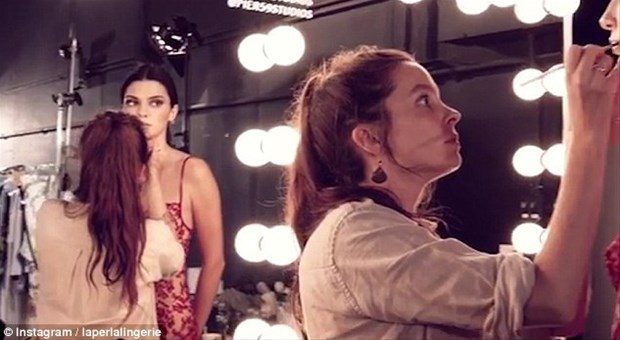 Kendall Jenner nefes kesti!