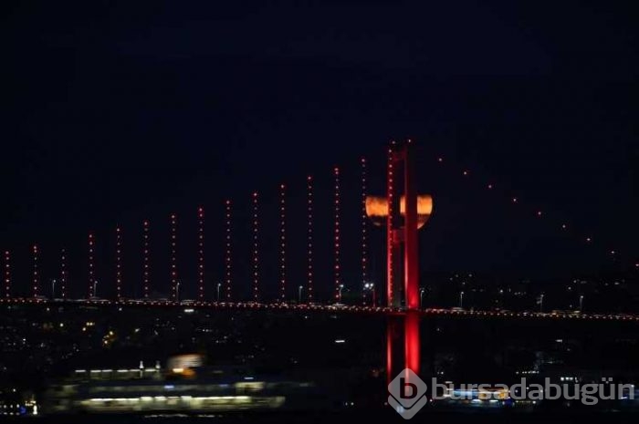 'Süper Ay' dünyayı büyüledi