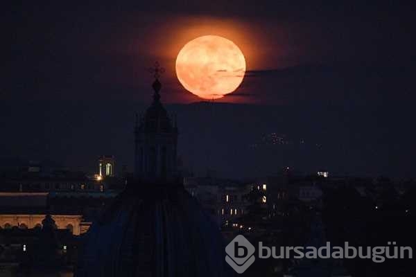'Süper Ay' dünyayı büyüledi