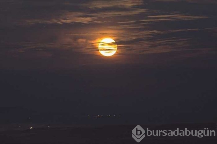 'Süper Ay' dünyayı büyüledi