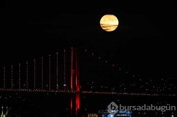 'Süper Ay' dünyayı büyüledi