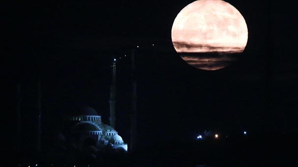 Süper Ay Türkiye'de dün gece böyle görüntülendi