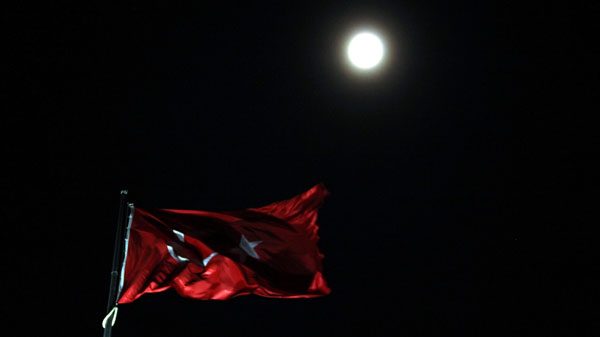 Süper Ay Türkiye'de dün gece böyle görüntülendi