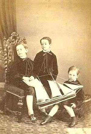 En garip gelenek! Ölülerle çektirilen fotoğraflar