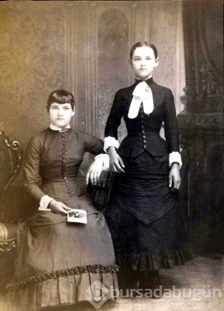 En garip gelenek! Ölülerle çektirilen fotoğraflar