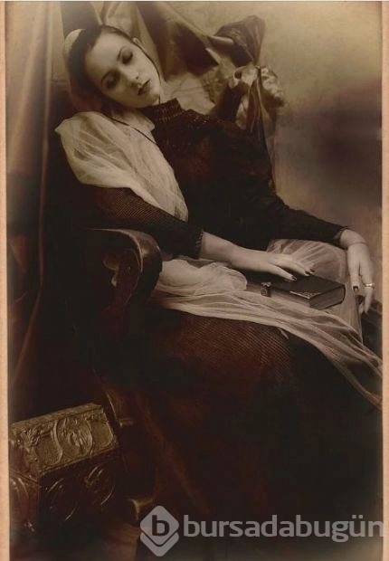 En garip gelenek! Ölülerle çektirilen fotoğraflar