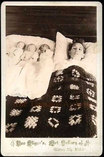 En garip gelenek! Ölülerle çektirilen fotoğraflar
