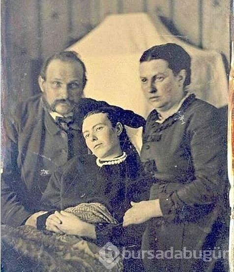 En garip gelenek! Ölülerle çektirilen fotoğraflar