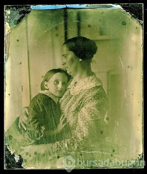En garip gelenek! Ölülerle çektirilen fotoğraflar
