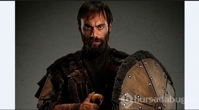 Diriliş Ertuğrul oyuncusu ödülü yere attı olay kare