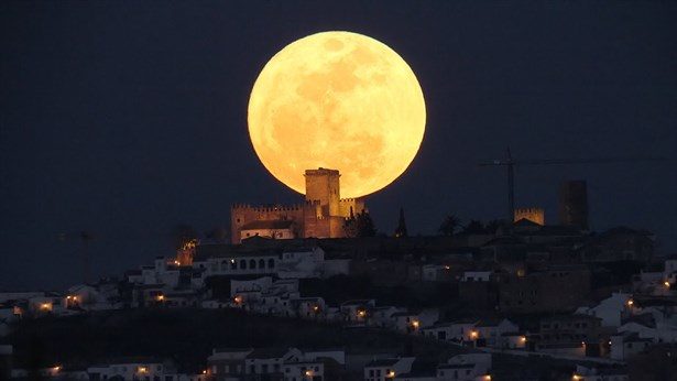 'Süper Ay' tutulması burçları nasıl etkiledi?