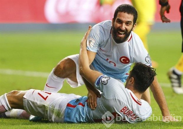Arda Turan ile Ebru Şallı'nın yazışmaları ortaya çıktı!