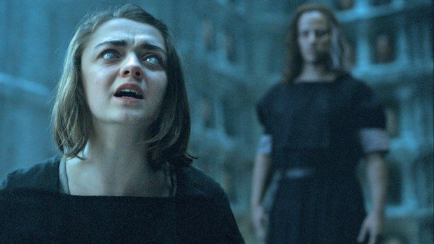 Maisie Williams'ın (Arya Stark) Game of Thrones dövmesi