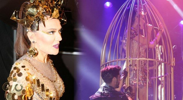 Demet Akalın'ın konseri boyunca romantik dakikalar yaşadı