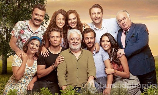 Demet Akalın'ın konseri boyunca romantik dakikalar yaşadı