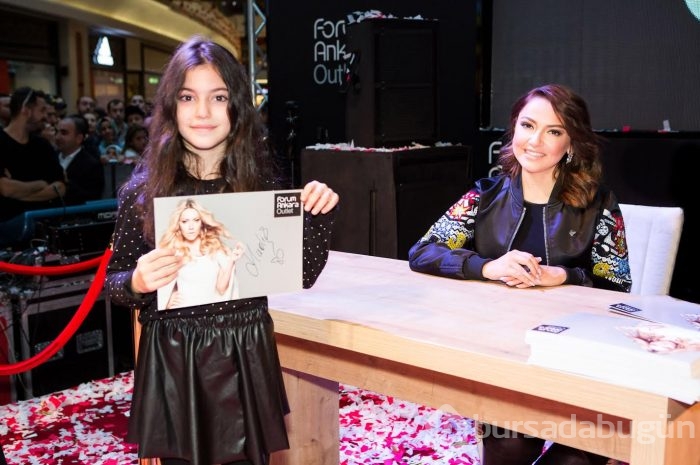 Ankara'da Hadise izdihamı!