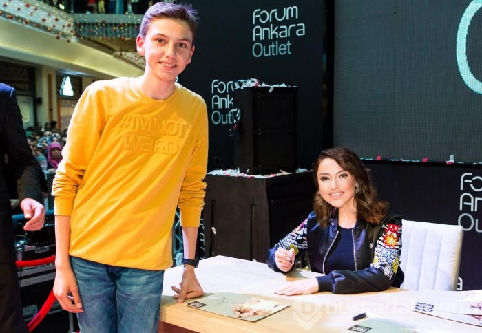 Ankara'da Hadise izdihamı!