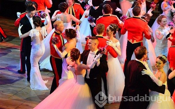 Rus kızlar görücüye çıktı