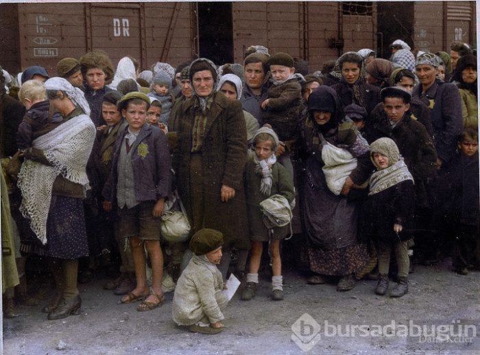 Ünlü fotoğraflar renklendi