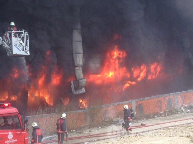 İstanbul'da korkutan yangın