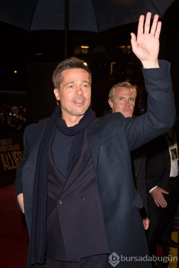Brad Pitt hayranlarını üzdü