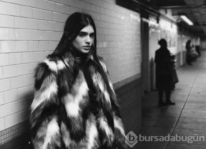 Genç modelin kaşlarına büyük ilgi