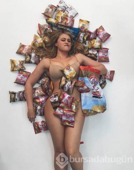 Iskra Lawrence, metroda soyundu