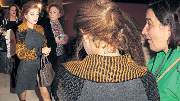 Buse Narcı'nın 'Özcan' dövmesinin sırrı çözüldü!