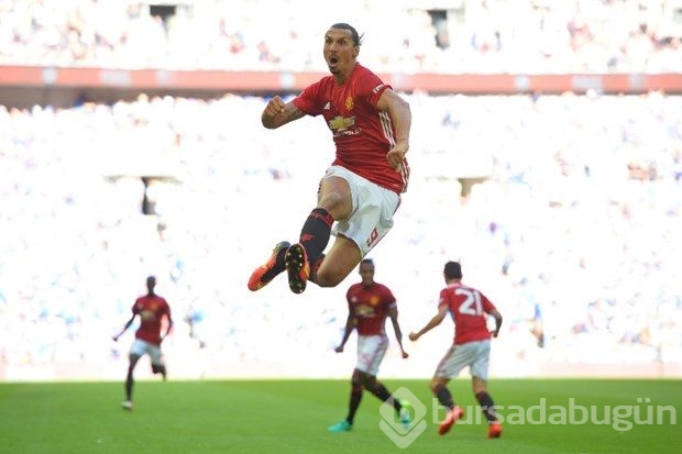 Ibrahimovic: Heykel iyi de, stada da adım verilsin