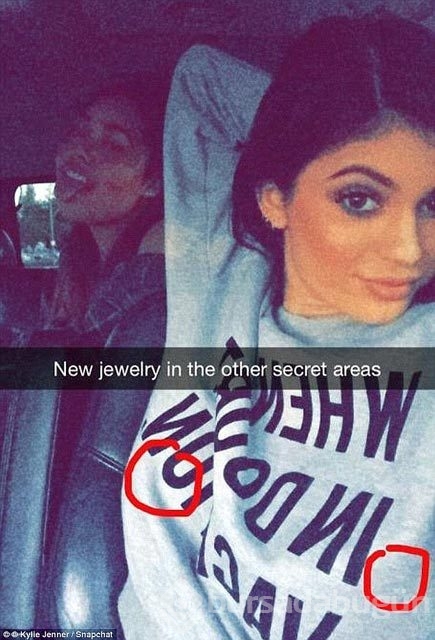 Kylie Jenner yine transparan
