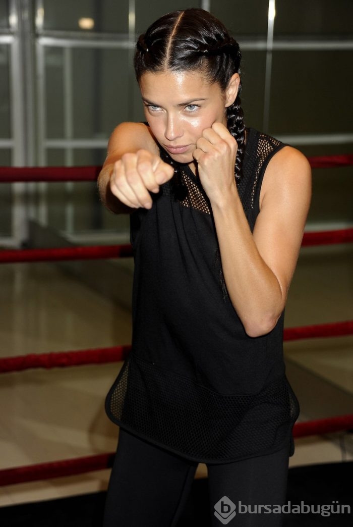 Adriana Lima "melek" programına başladı