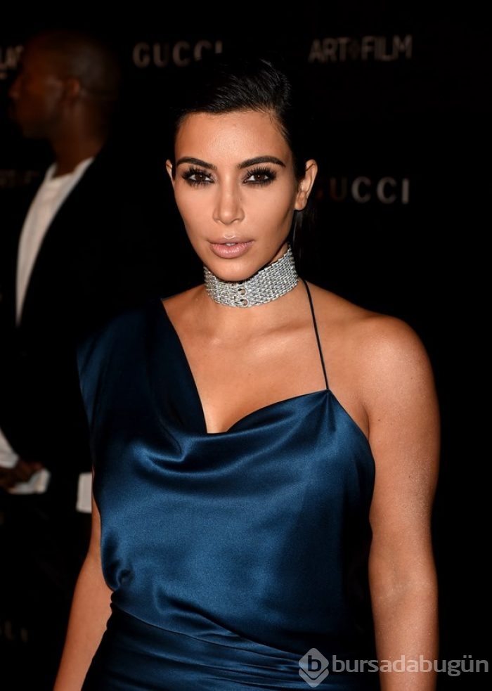 Kim Kardashian annesinin evine taşındı
