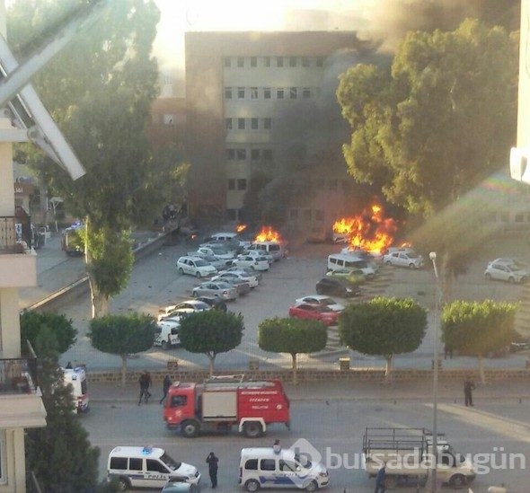Adana Valiliği önünde patlama! Olay yerinden fotoğraflar