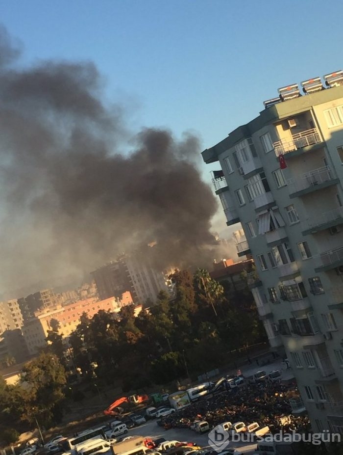 Adana Valiliği önünde patlama! Olay yerinden fotoğraflar