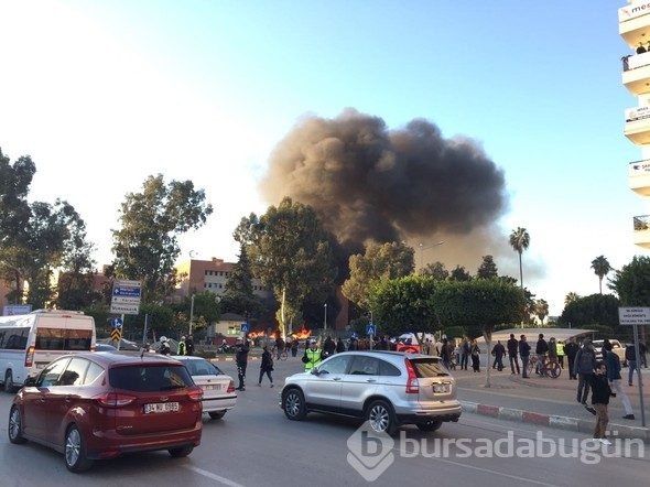 Adana Valiliği önünde patlama! Olay yerinden fotoğraflar