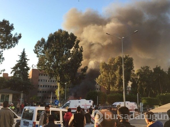 Adana Valiliği önünde patlama! Olay yerinden fotoğraflar