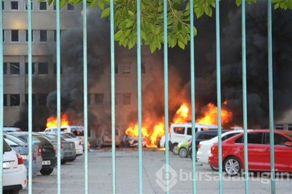 Adana Valiliği önünde patlama! Olay yerinden fotoğraflar