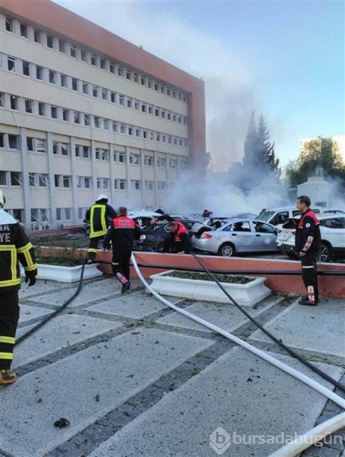 Adana Valiliği önünde patlama! Olay yerinden fotoğraflar