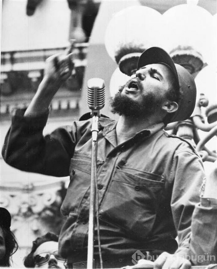 Efsane devrimci lider Castro yaşamını yitirdi