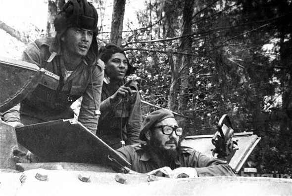 Efsane devrimci lider Castro yaşamını yitirdi