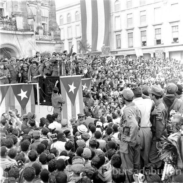 Efsane devrimci lider Castro yaşamını yitirdi