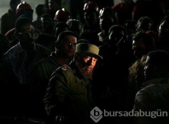 Efsane devrimci lider Castro yaşamını yitirdi